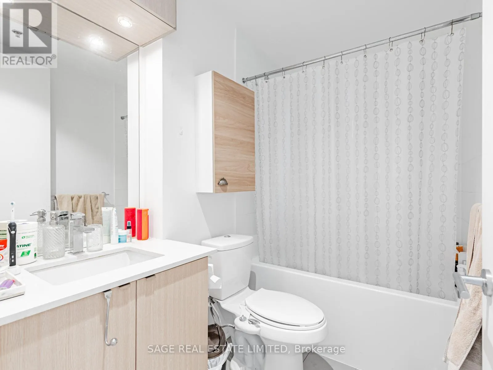 PH15 - 88 COLGATE AVENUE