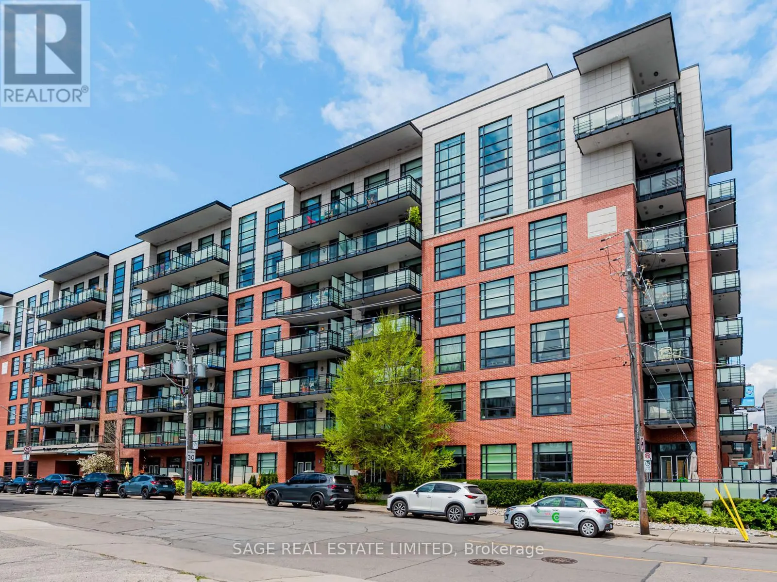 PH15 - 88 COLGATE AVENUE
