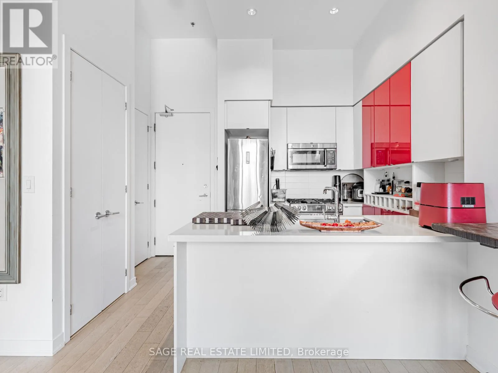 PH15 - 88 COLGATE AVENUE
