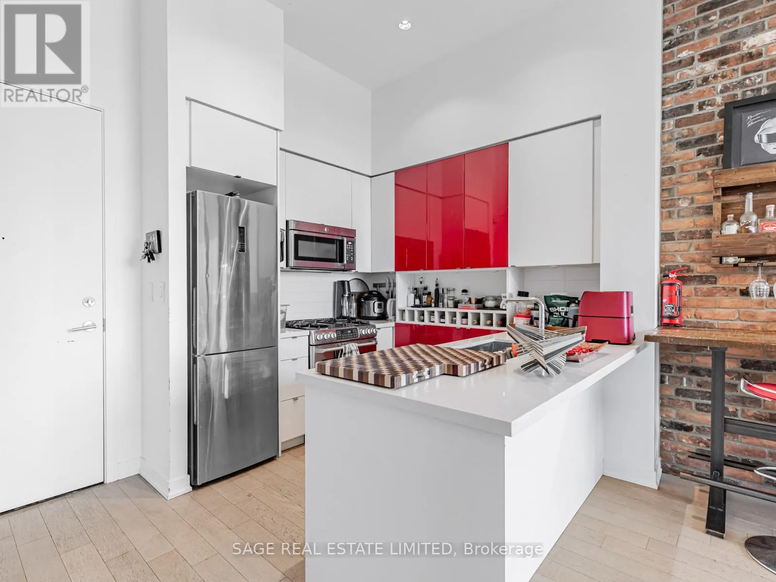 PH15 - 88 COLGATE AVENUE