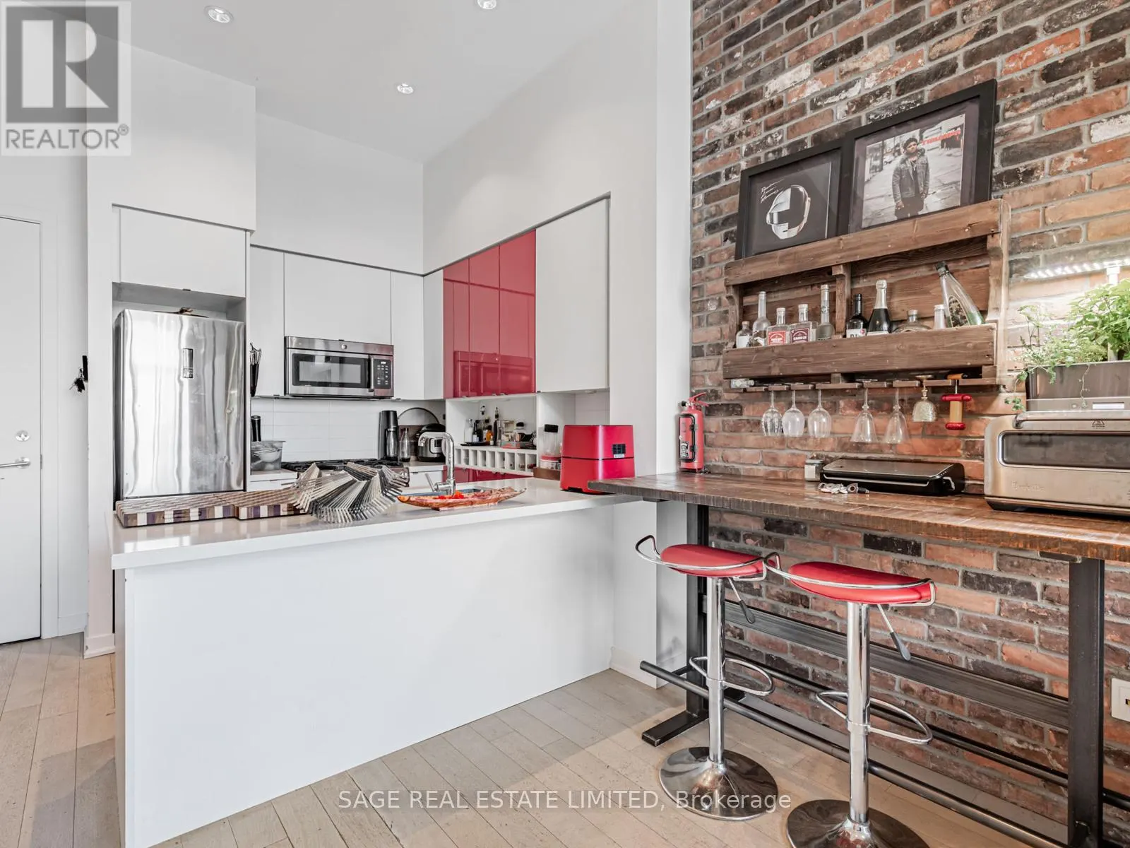 PH15 - 88 COLGATE AVENUE