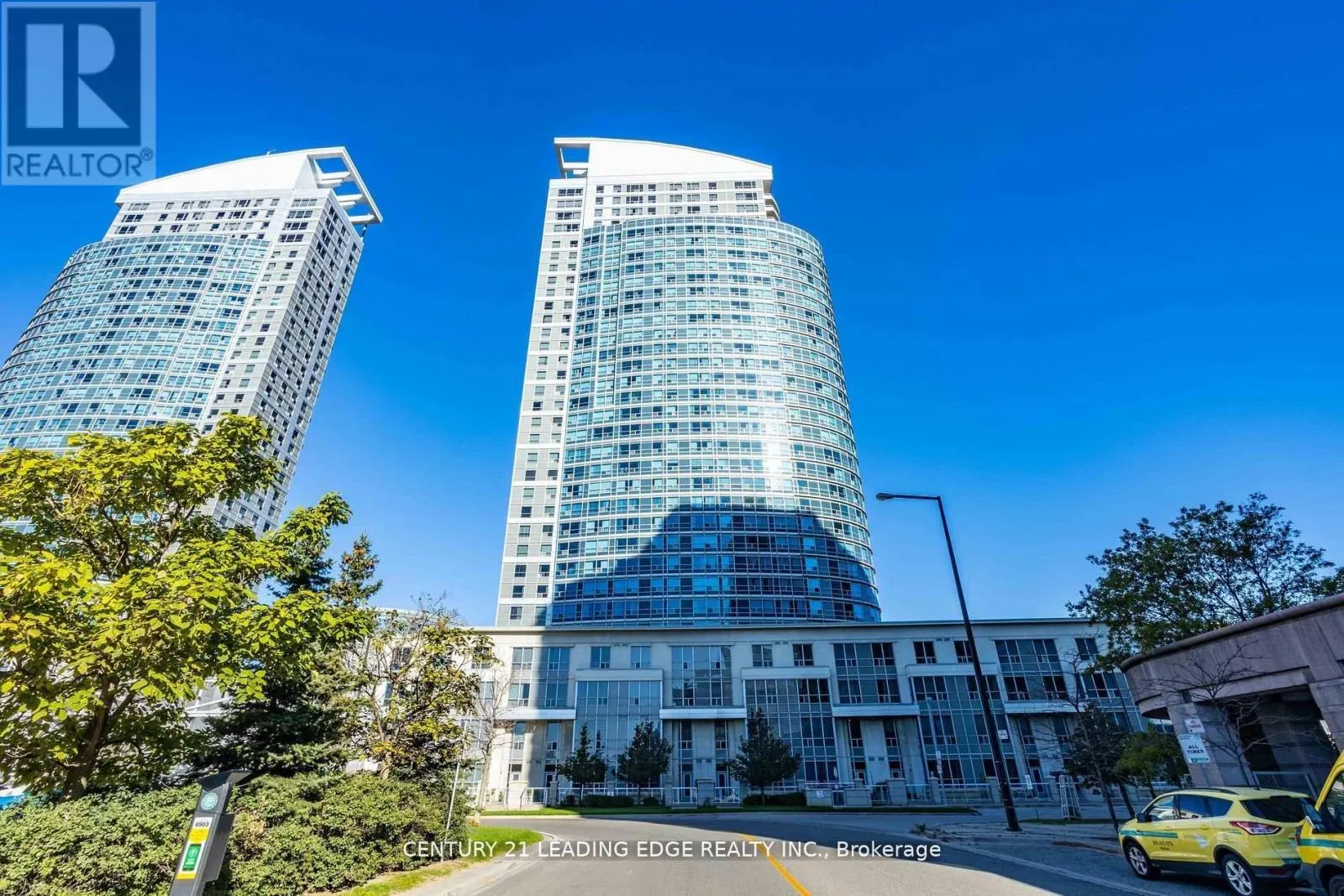 2112 - 38 LEE CENTRE DRIVE