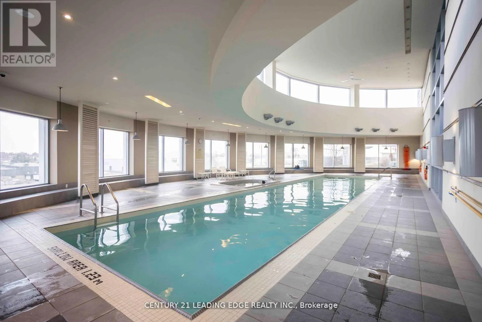 2112 - 38 LEE CENTRE DRIVE