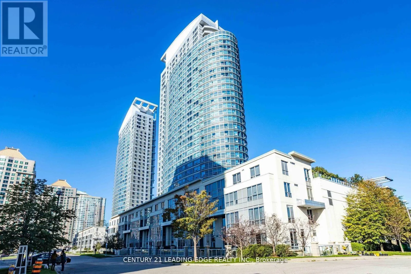 2112 - 38 LEE CENTRE DRIVE