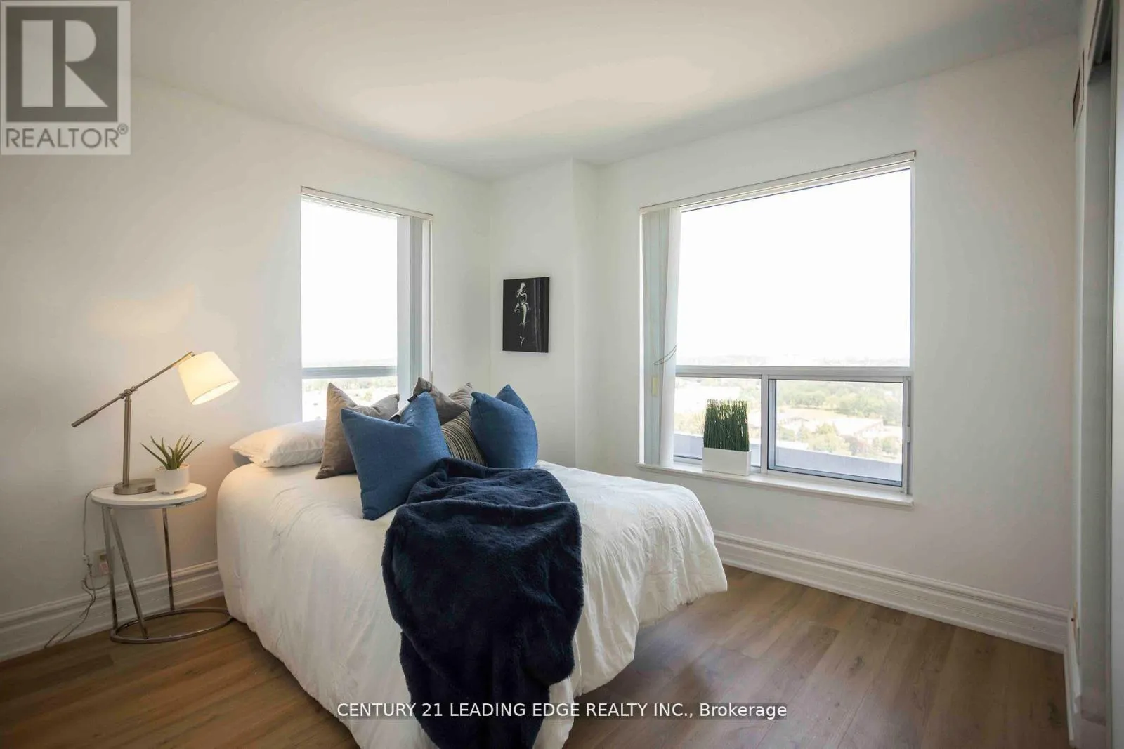 2112 - 38 LEE CENTRE DRIVE
