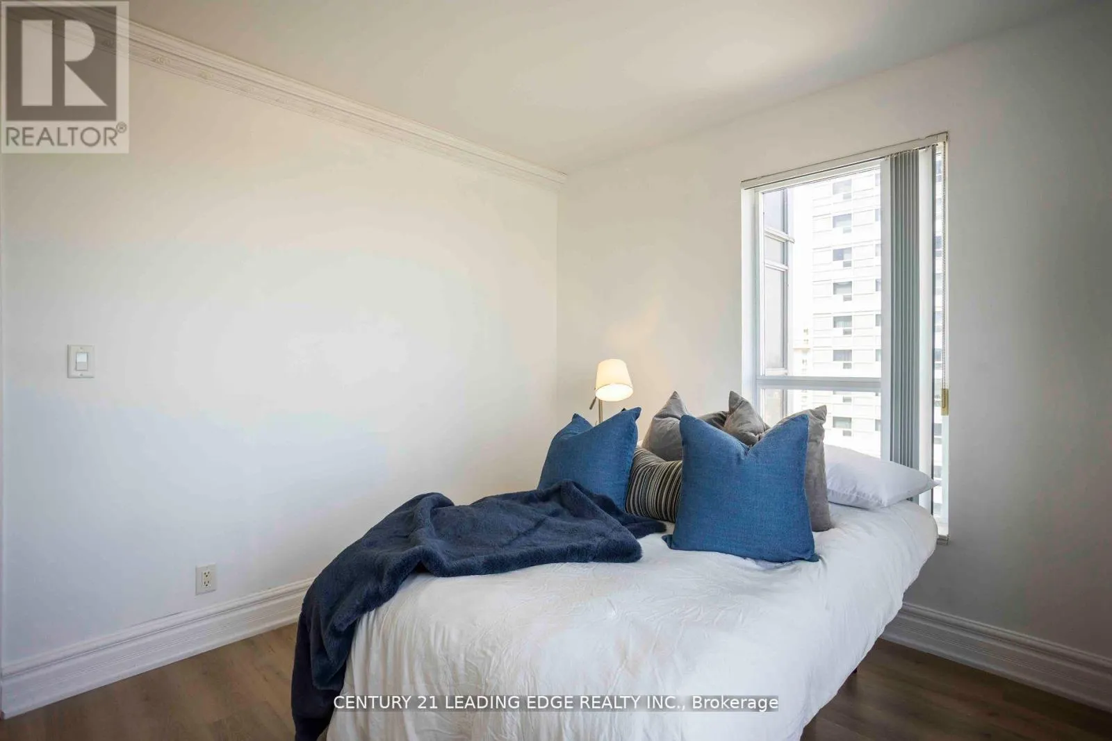 2112 - 38 LEE CENTRE DRIVE