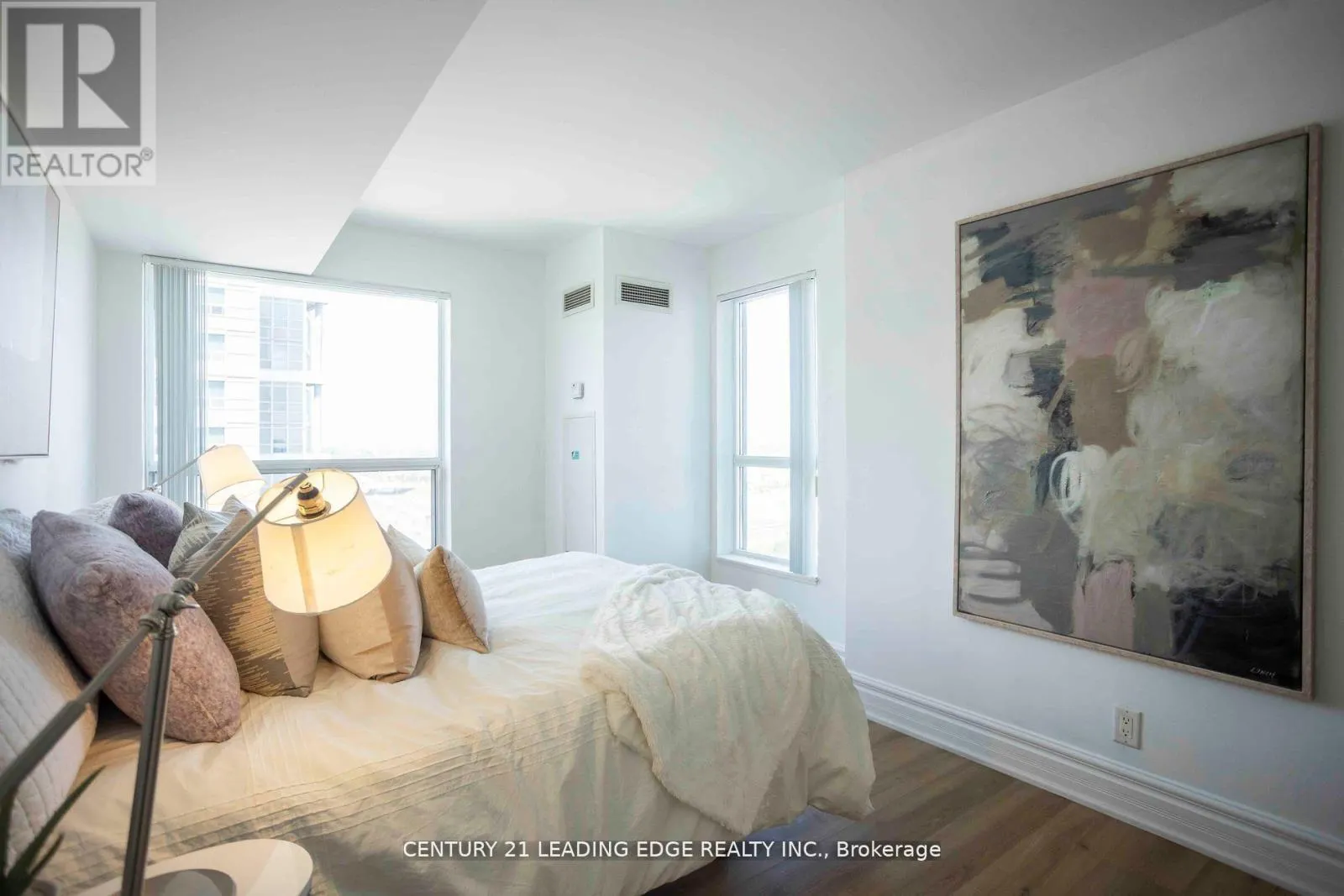 2112 - 38 LEE CENTRE DRIVE