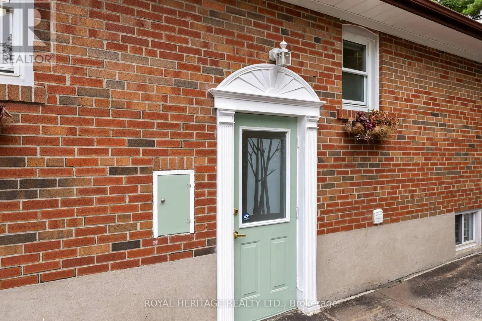 32 BEATH STREET