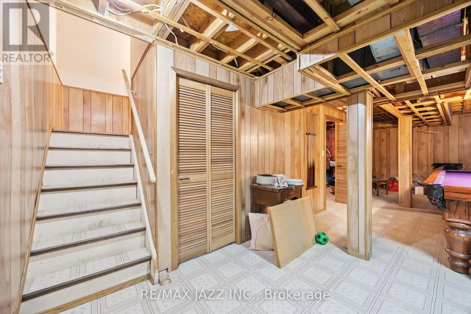 14 GROVER DRIVE