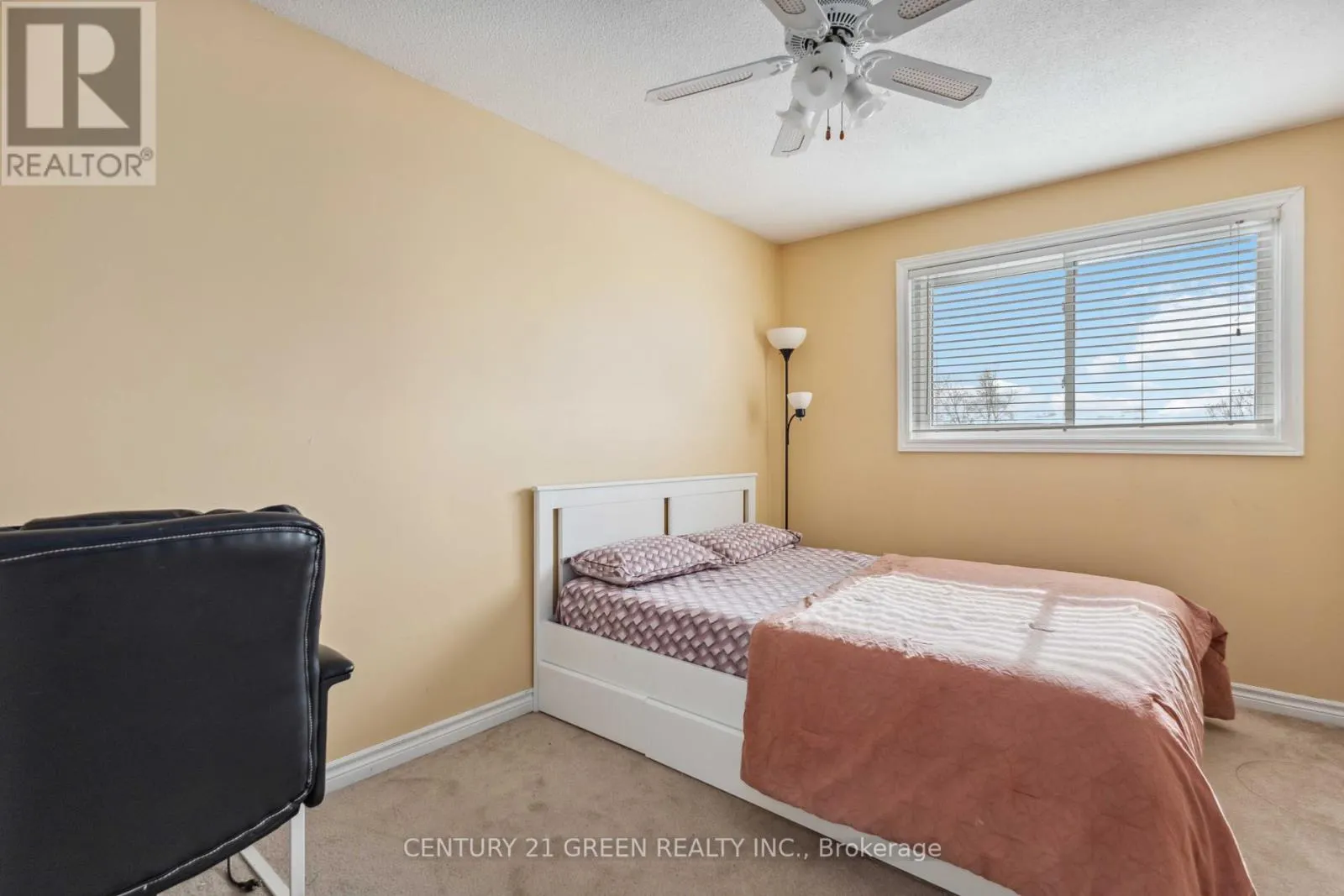 MAIN & 2ND FLOOR - 662 GRANDVIEW DRIVE