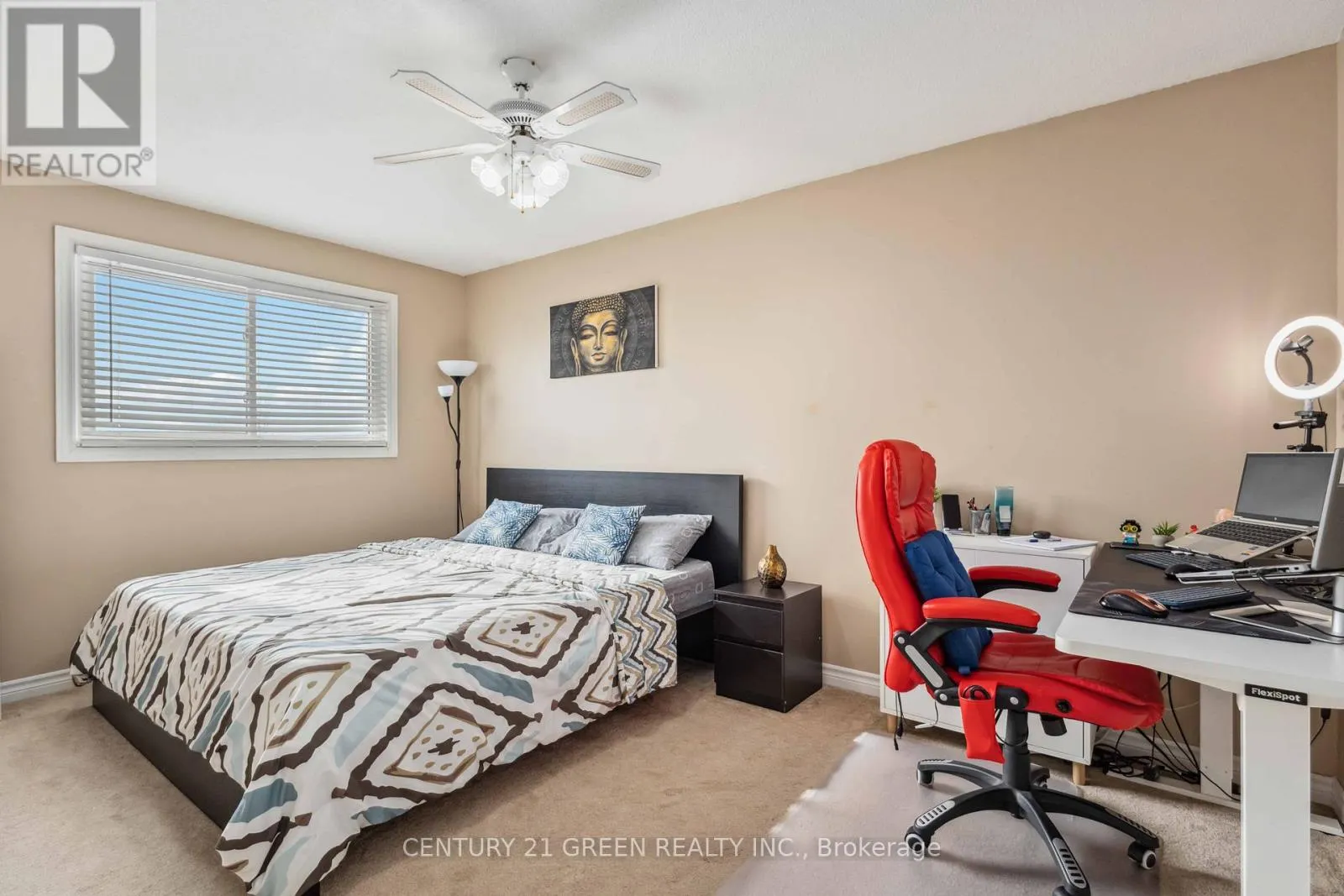 MAIN & 2ND FLOOR - 662 GRANDVIEW DRIVE