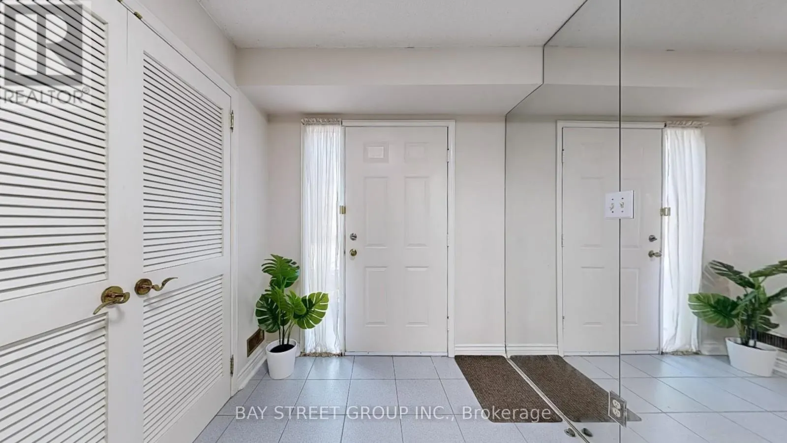 30 - 25 CARDWELL AVENUE