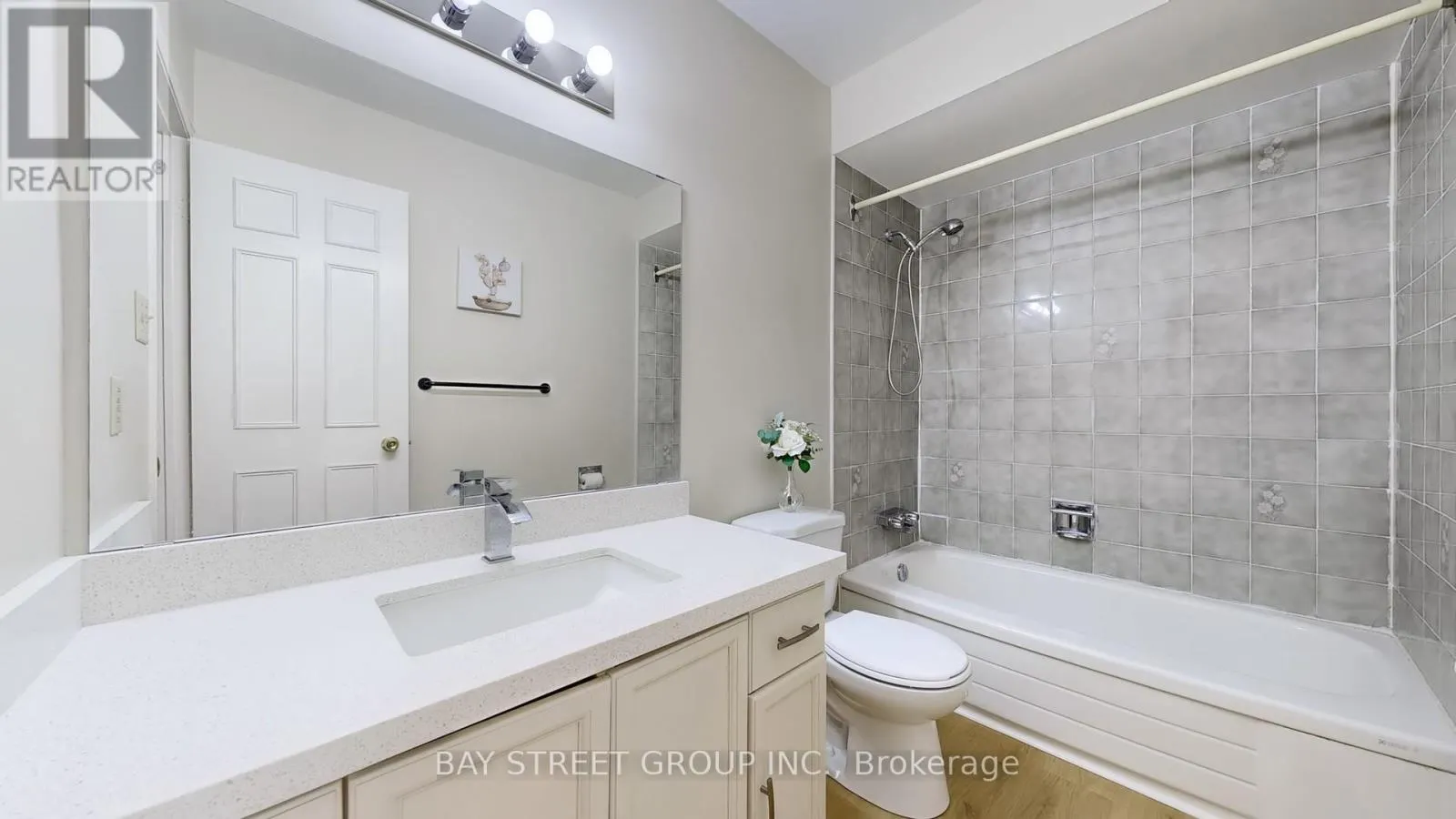 30 - 25 CARDWELL AVENUE