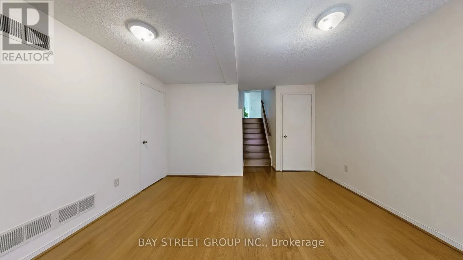 30 - 25 CARDWELL AVENUE