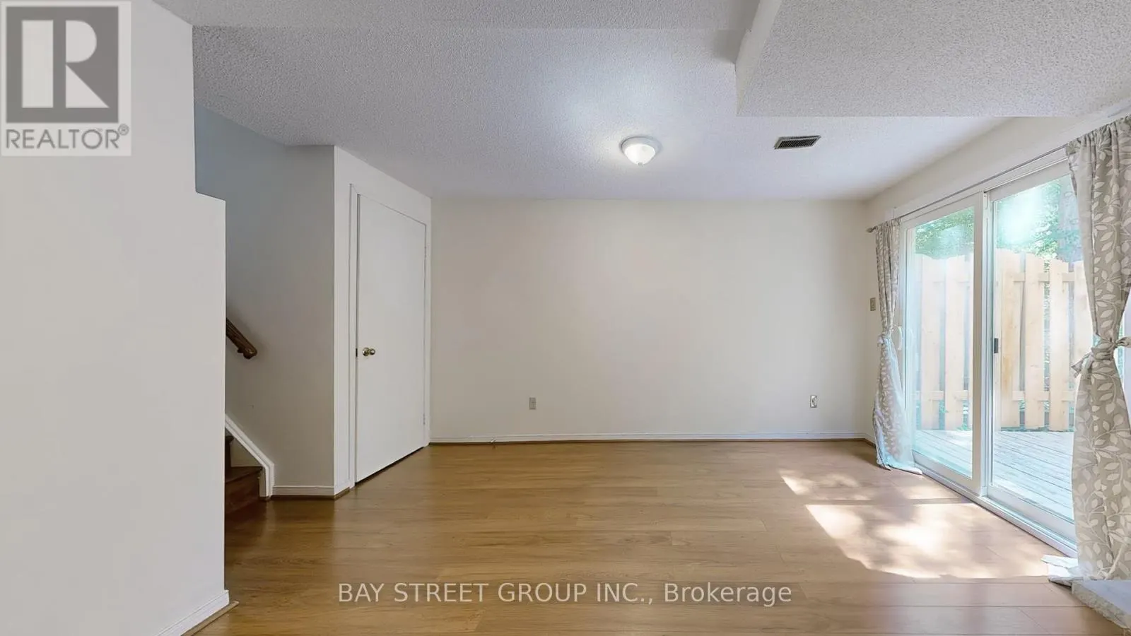 30 - 25 CARDWELL AVENUE