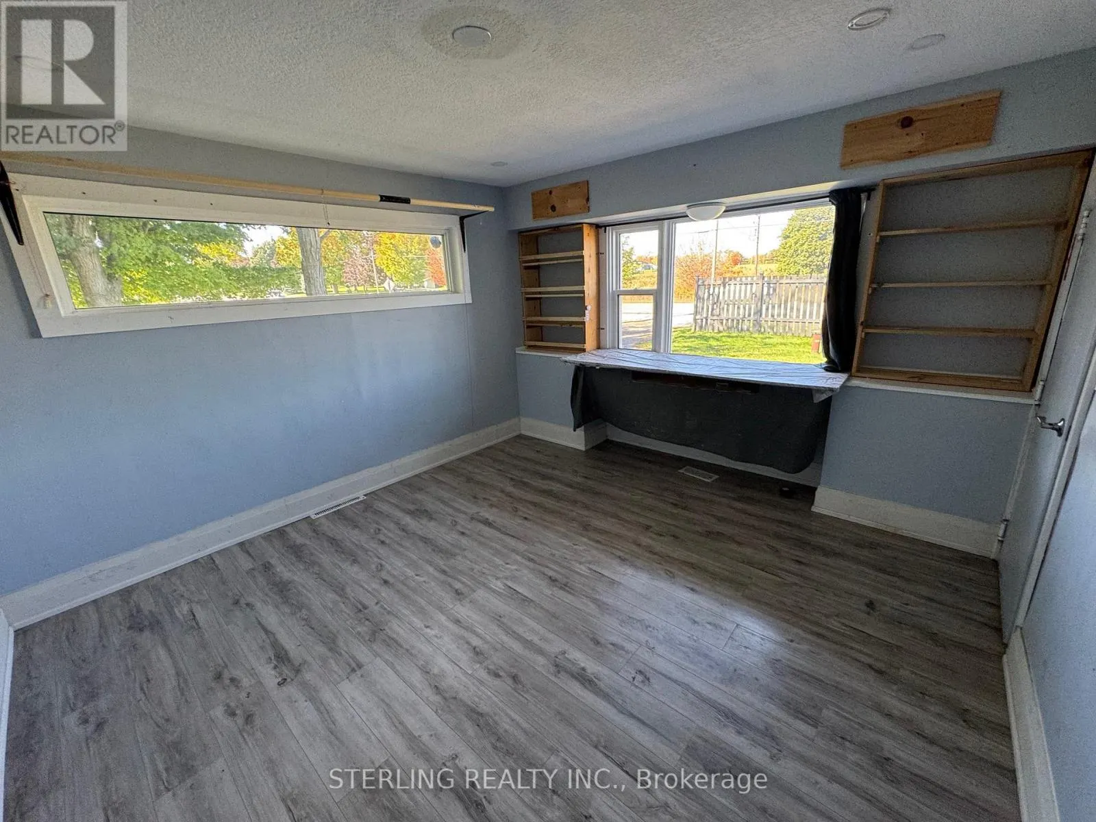 345 MYRTLE ROAD E