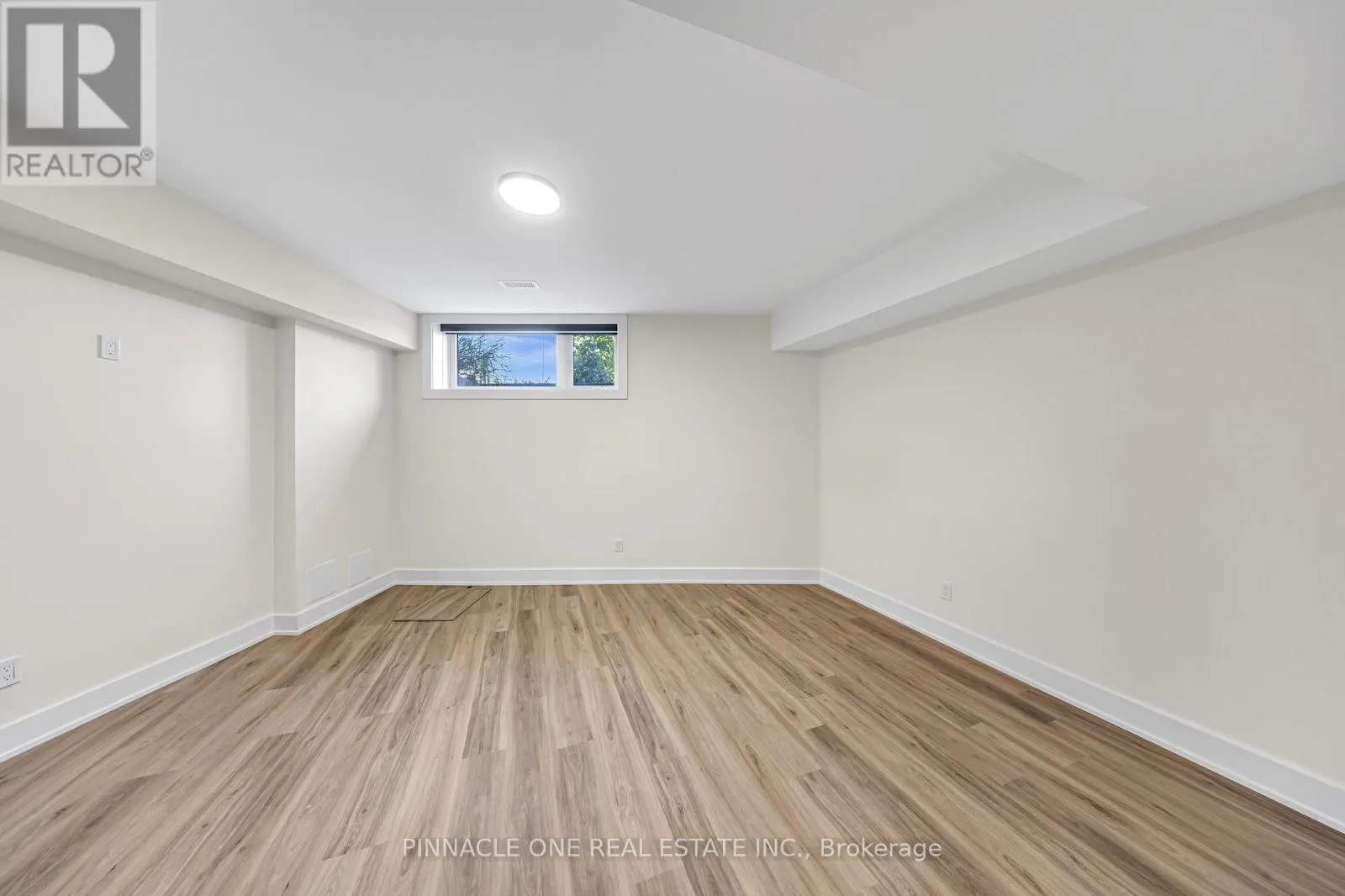 12 TIDMARSH LANE