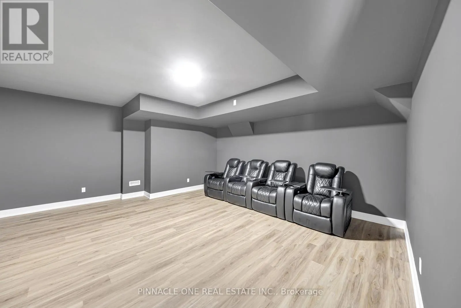 12 TIDMARSH LANE