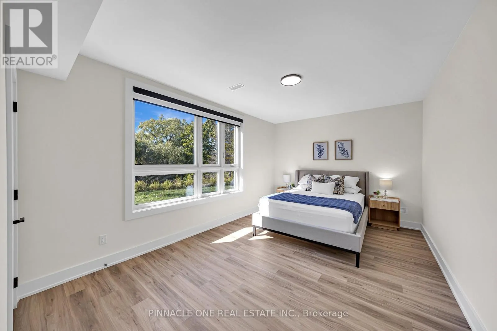 12 TIDMARSH LANE