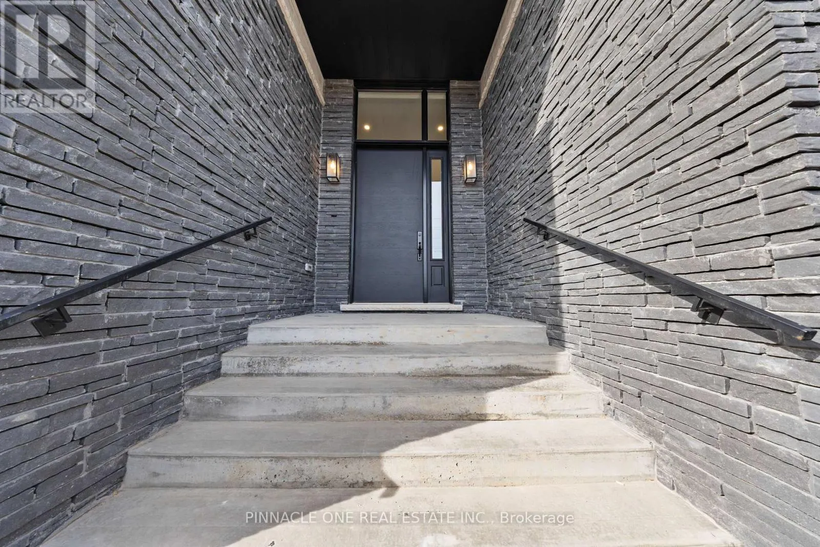 12 TIDMARSH LANE
