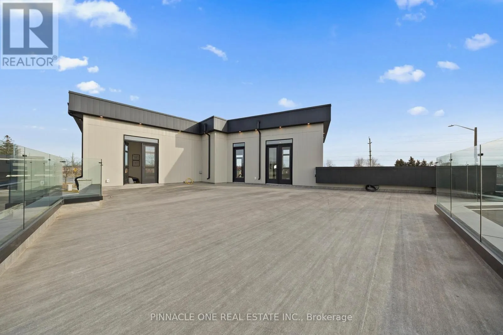 12 TIDMARSH LANE