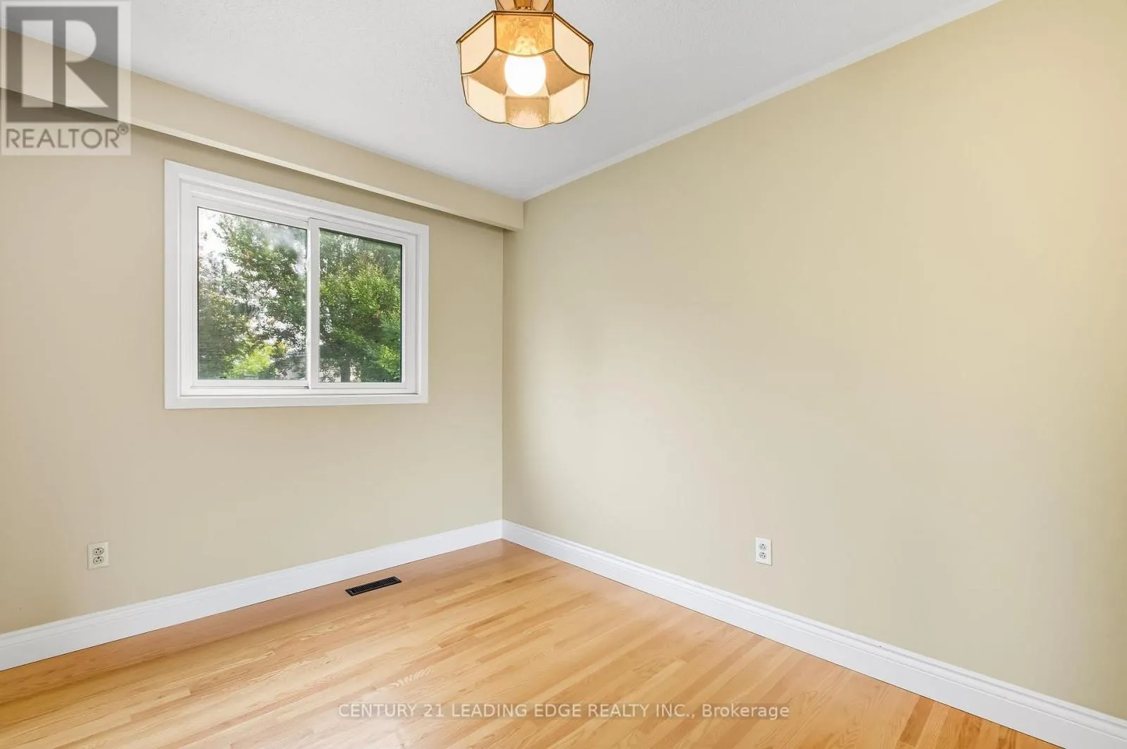 926 MARINET CRESCENT