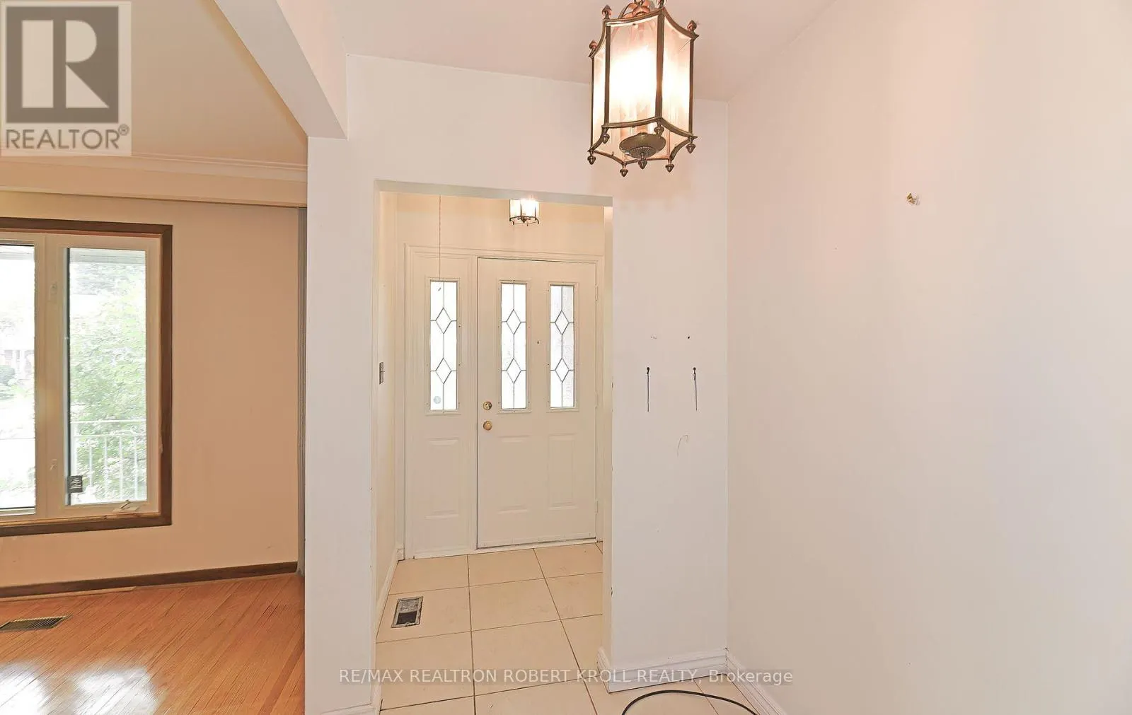 32 ORANGEWOOD CRESCENT