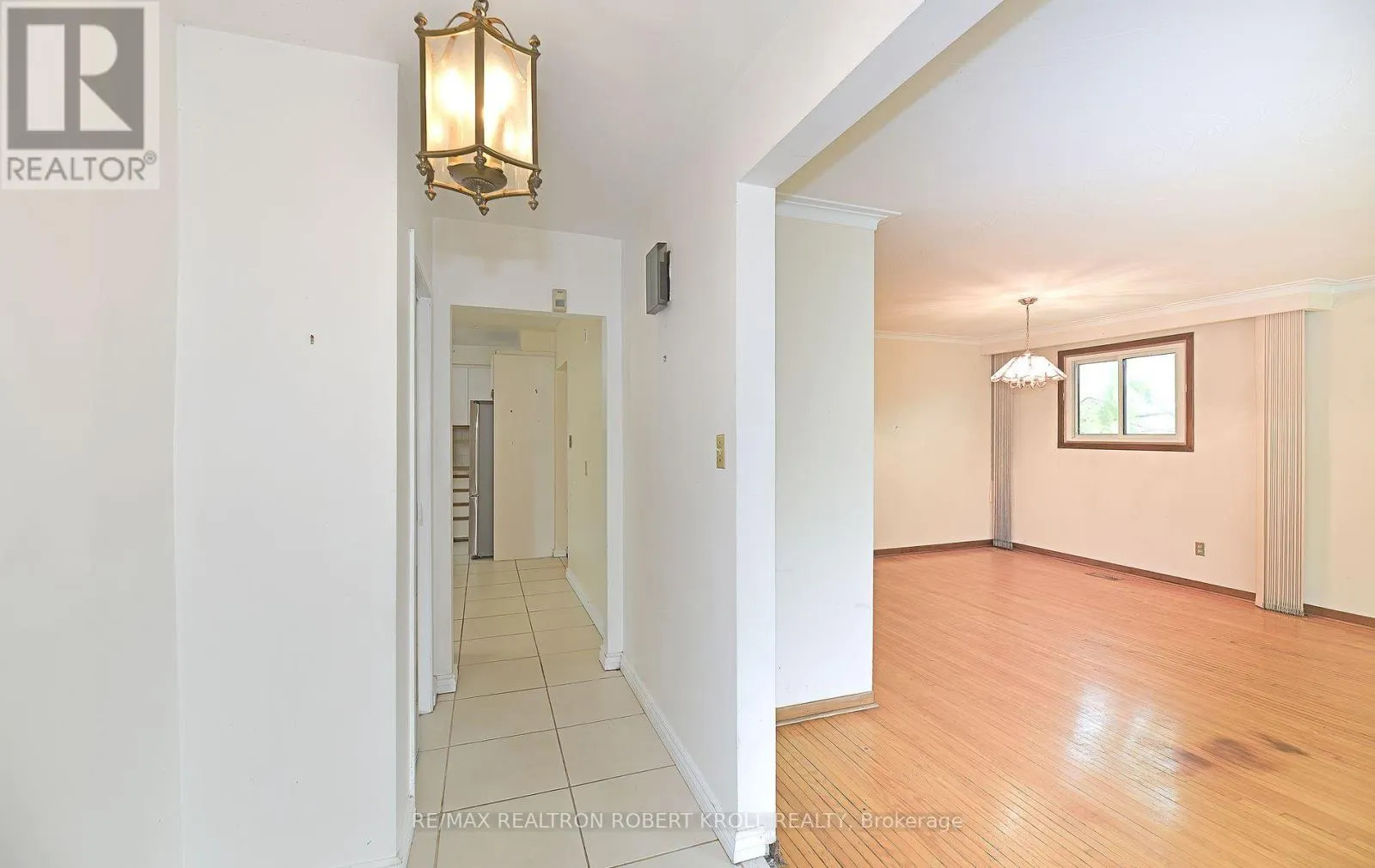 32 ORANGEWOOD CRESCENT