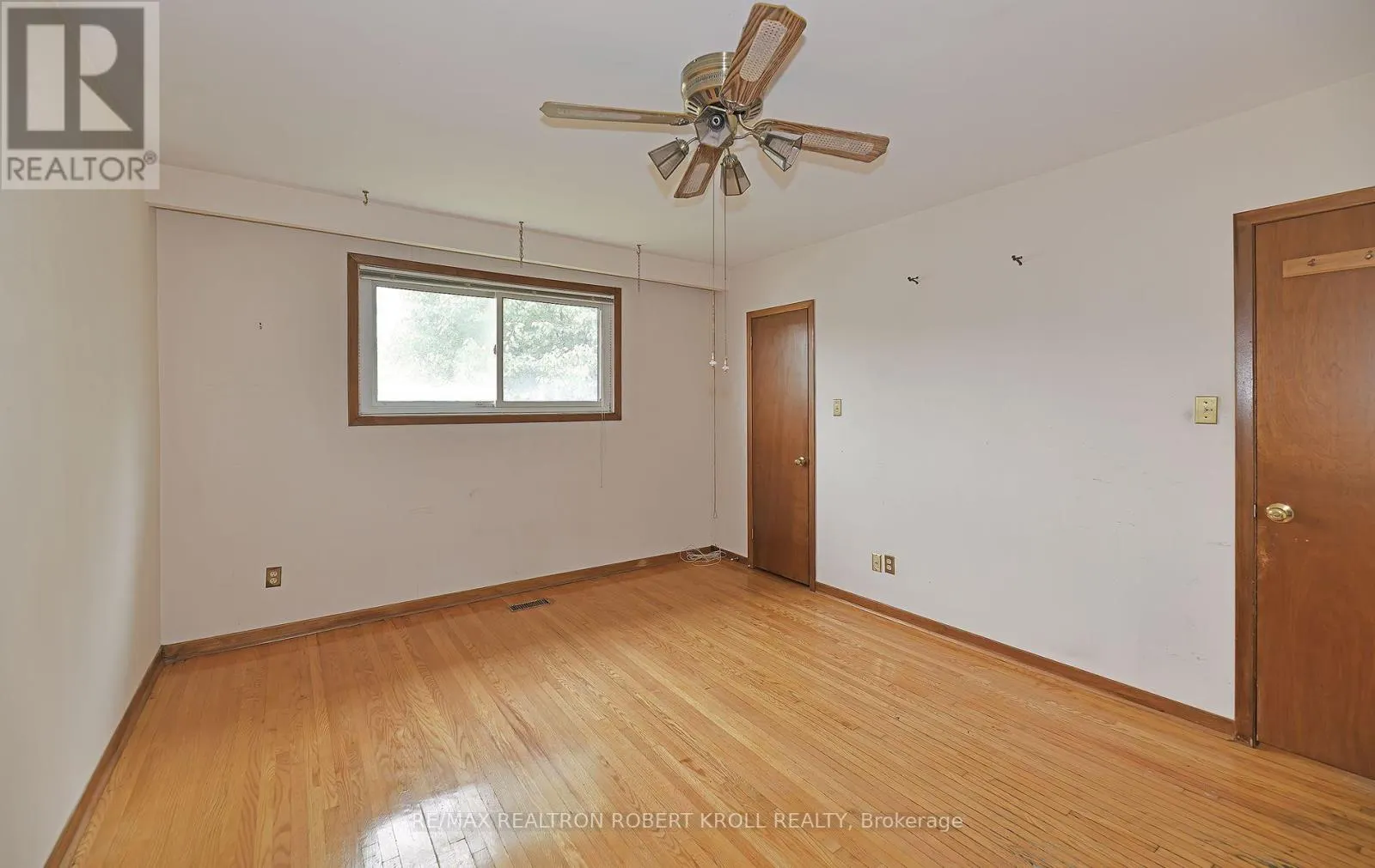 32 ORANGEWOOD CRESCENT