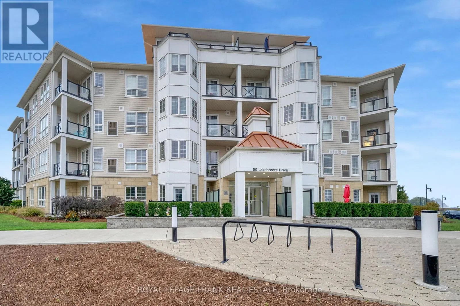 318 - 50 LAKEBREEZE DRIVE, #318