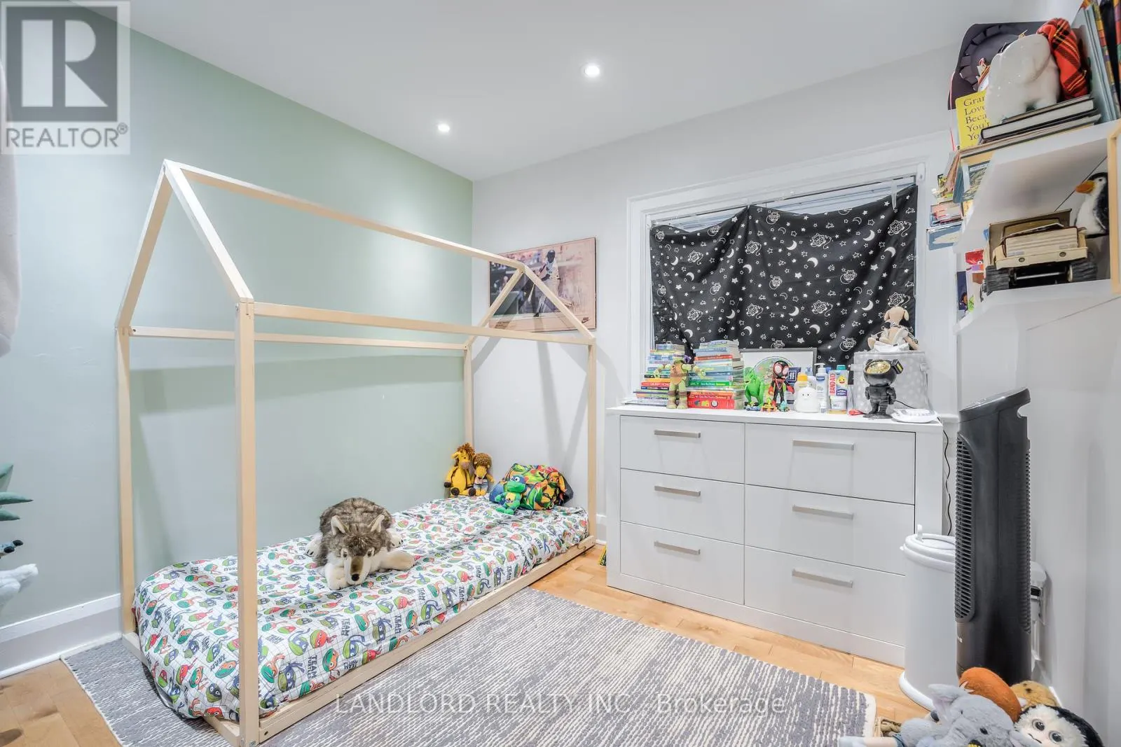 75 GAINSBOROUGH ROAD