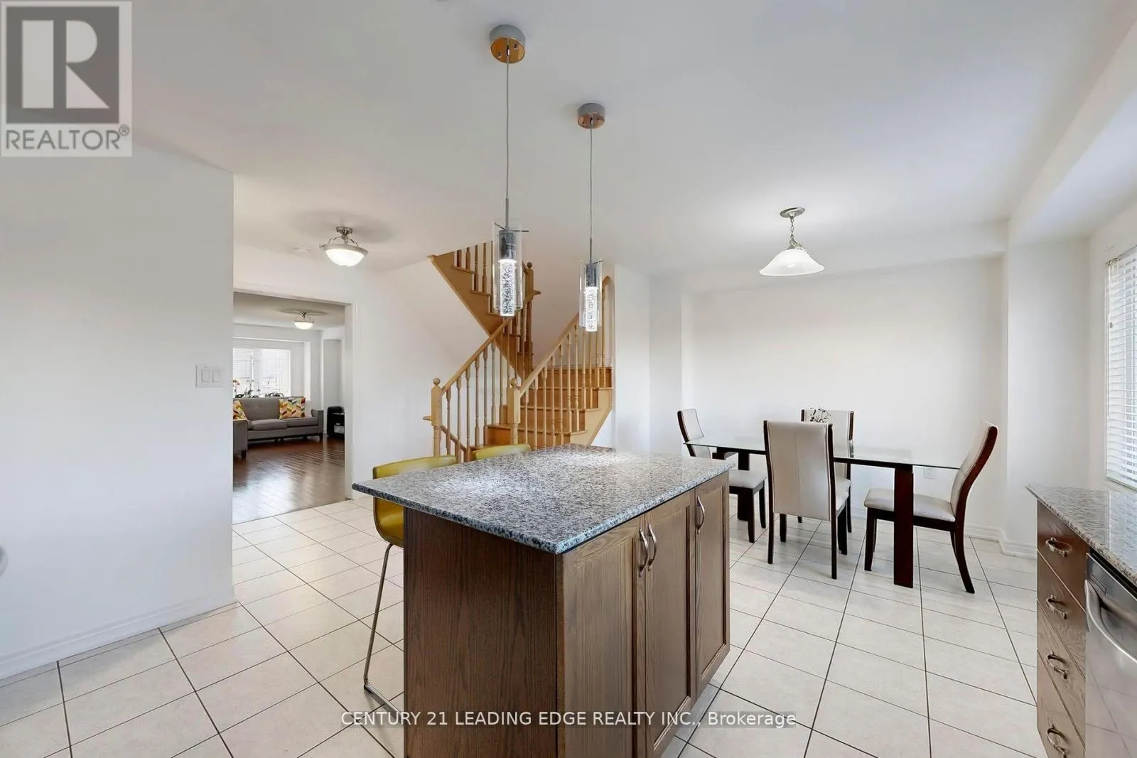 12 PRINGDALE GARDENS CIRCLE E