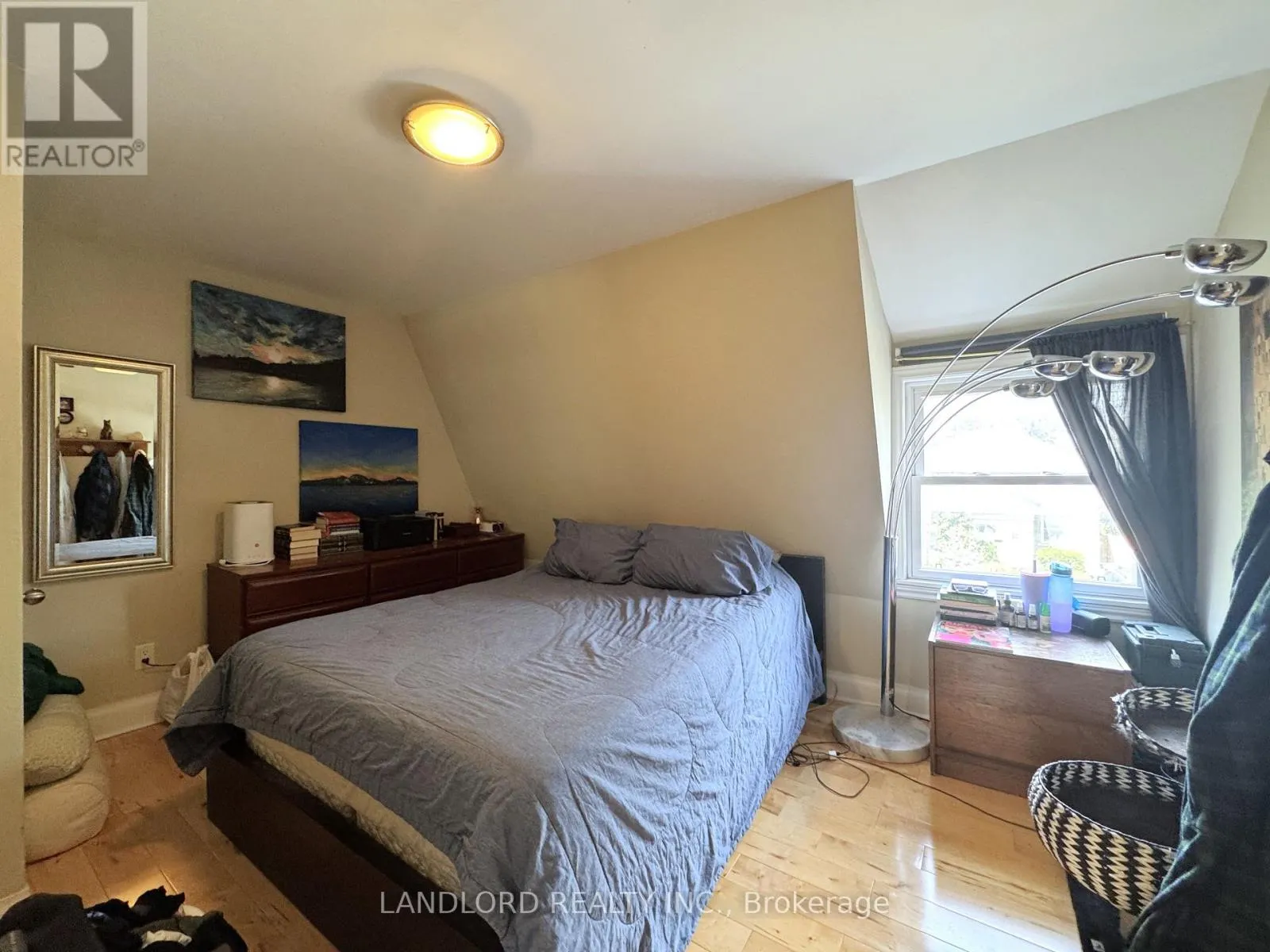 MAIN - 13 WINSTON AVENUE