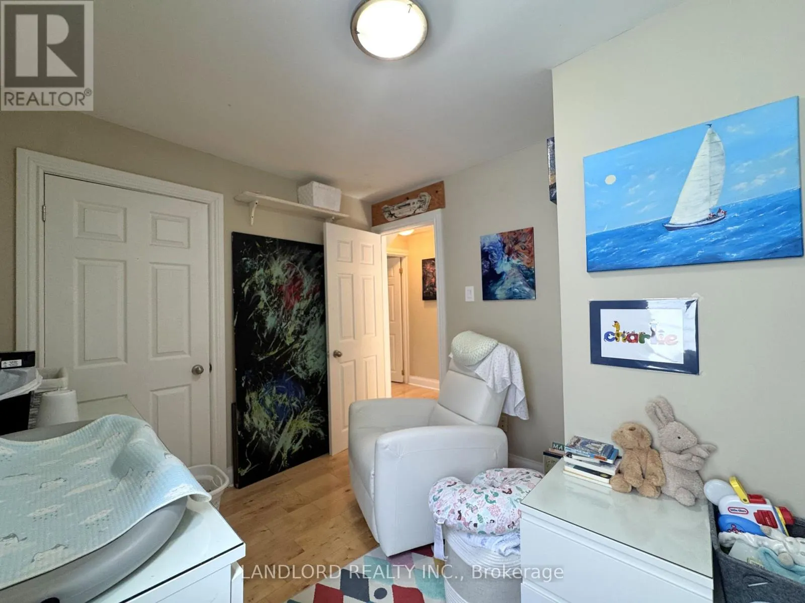 MAIN - 13 WINSTON AVENUE
