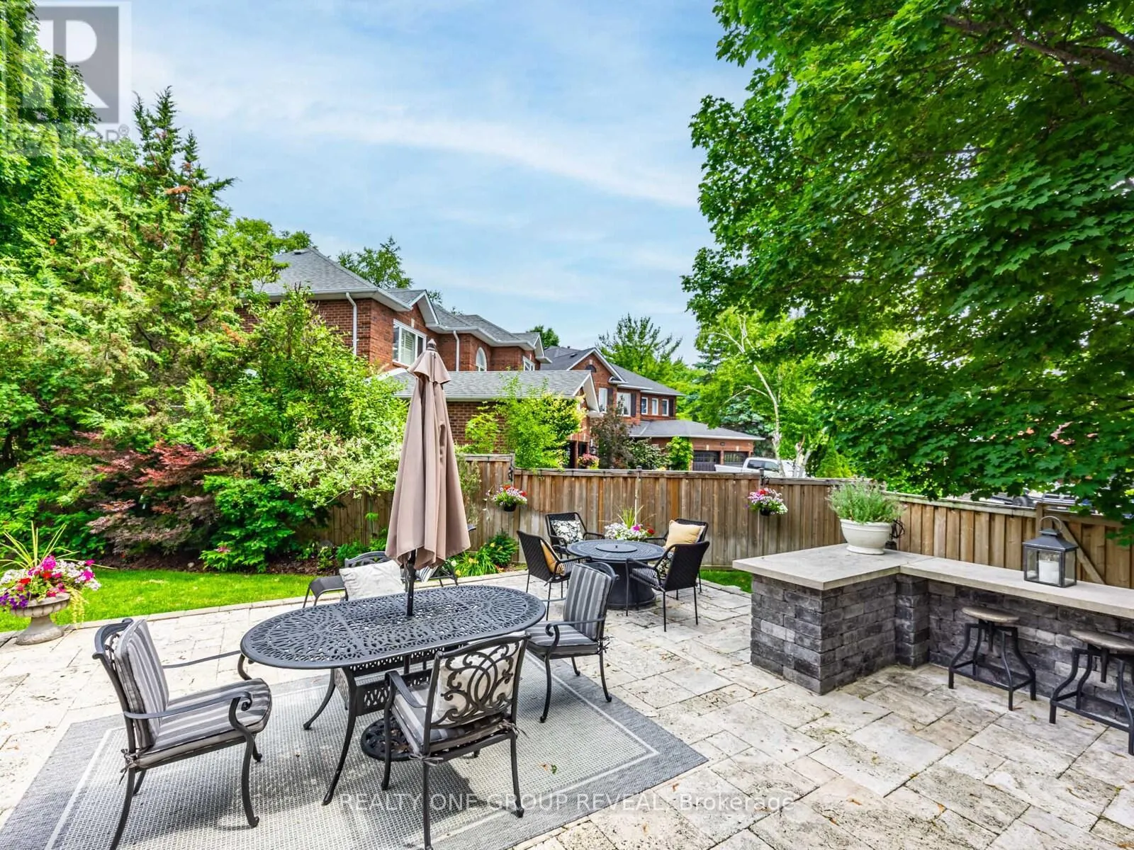 862 BAYLAWN DRIVE