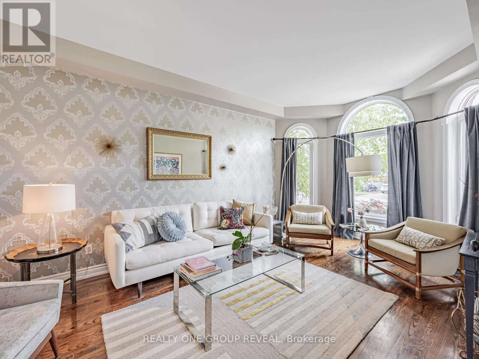 862 BAYLAWN DRIVE