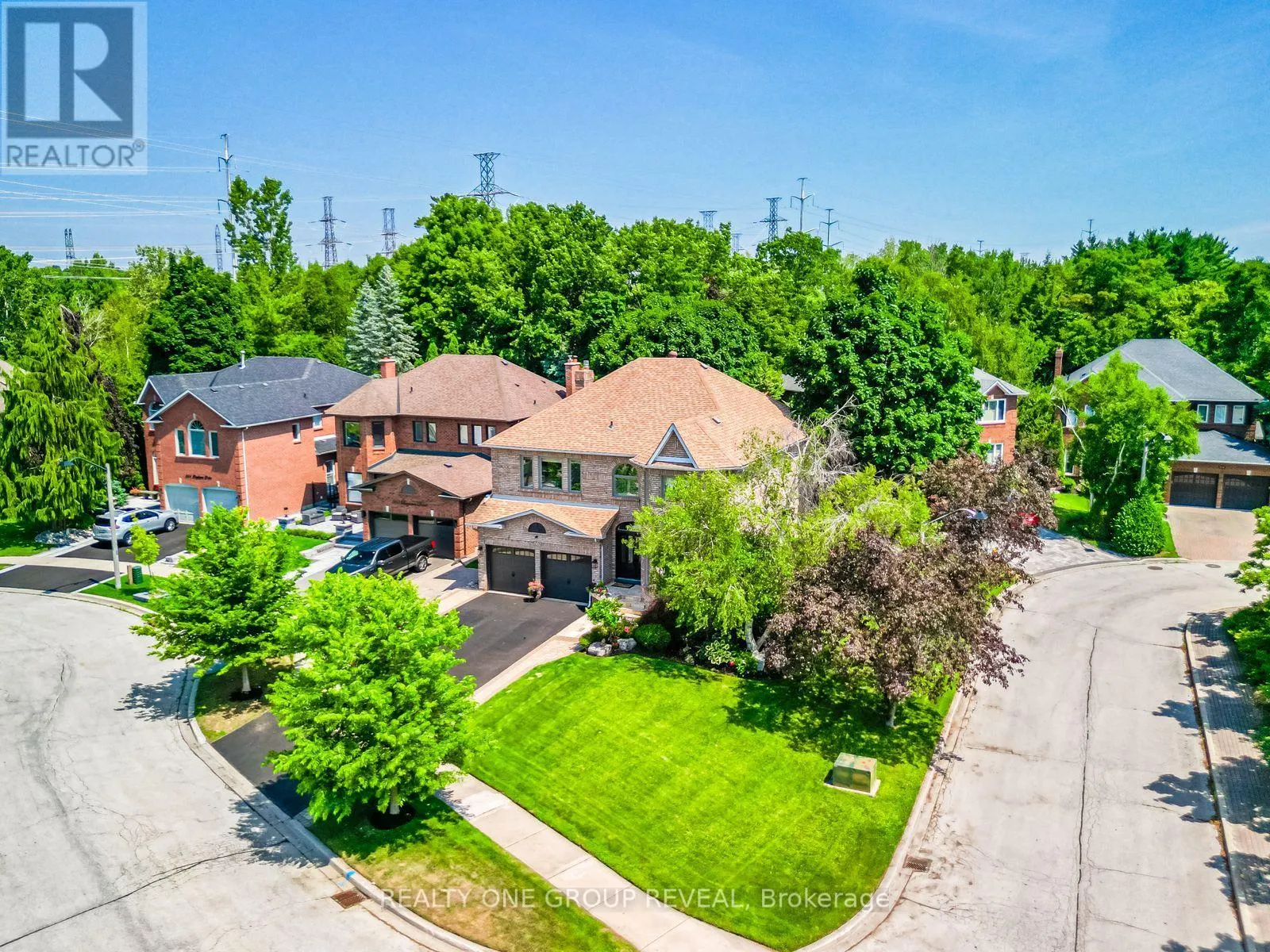 862 BAYLAWN DRIVE