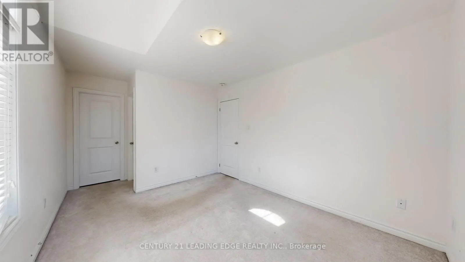 2420 NANTUCKET CHASE