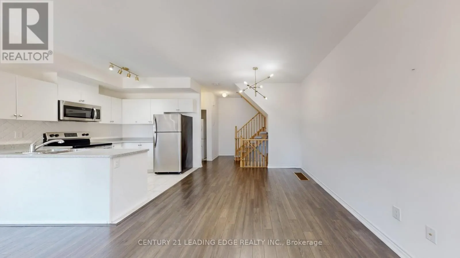 2420 NANTUCKET CHASE