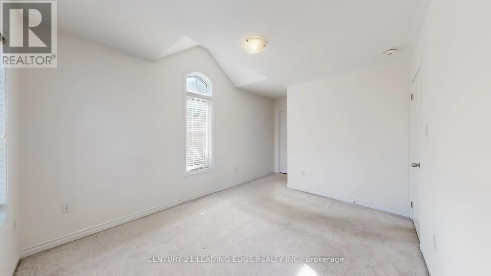 2420 NANTUCKET CHASE