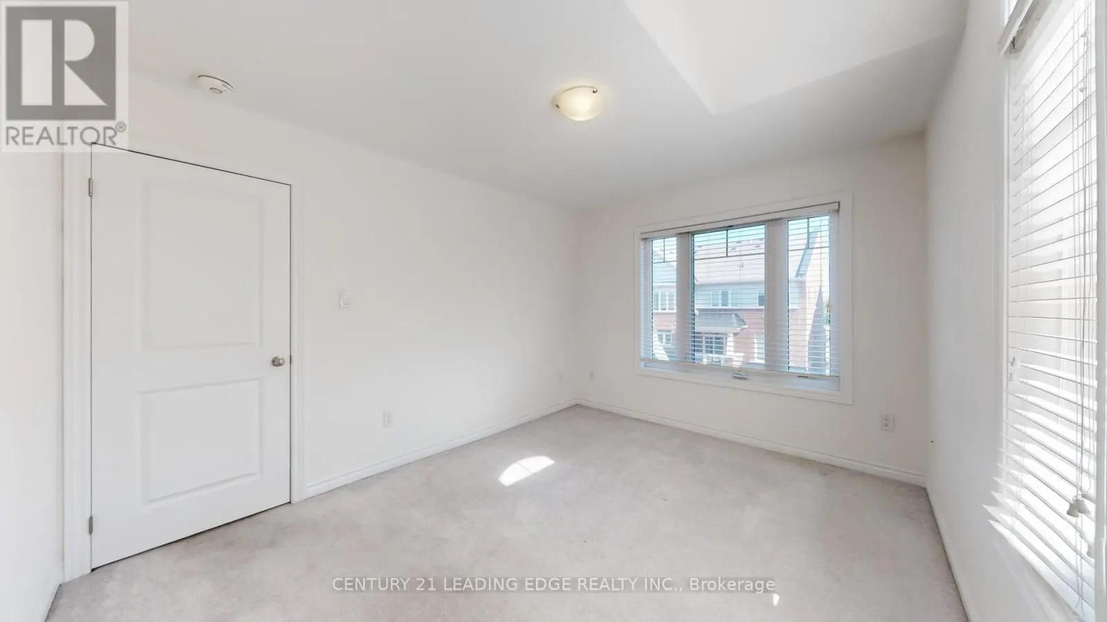 2420 NANTUCKET CHASE