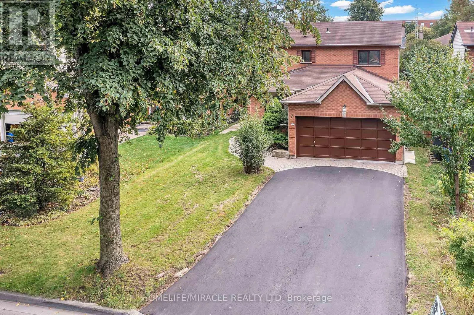 7 HOUGHTON COURT