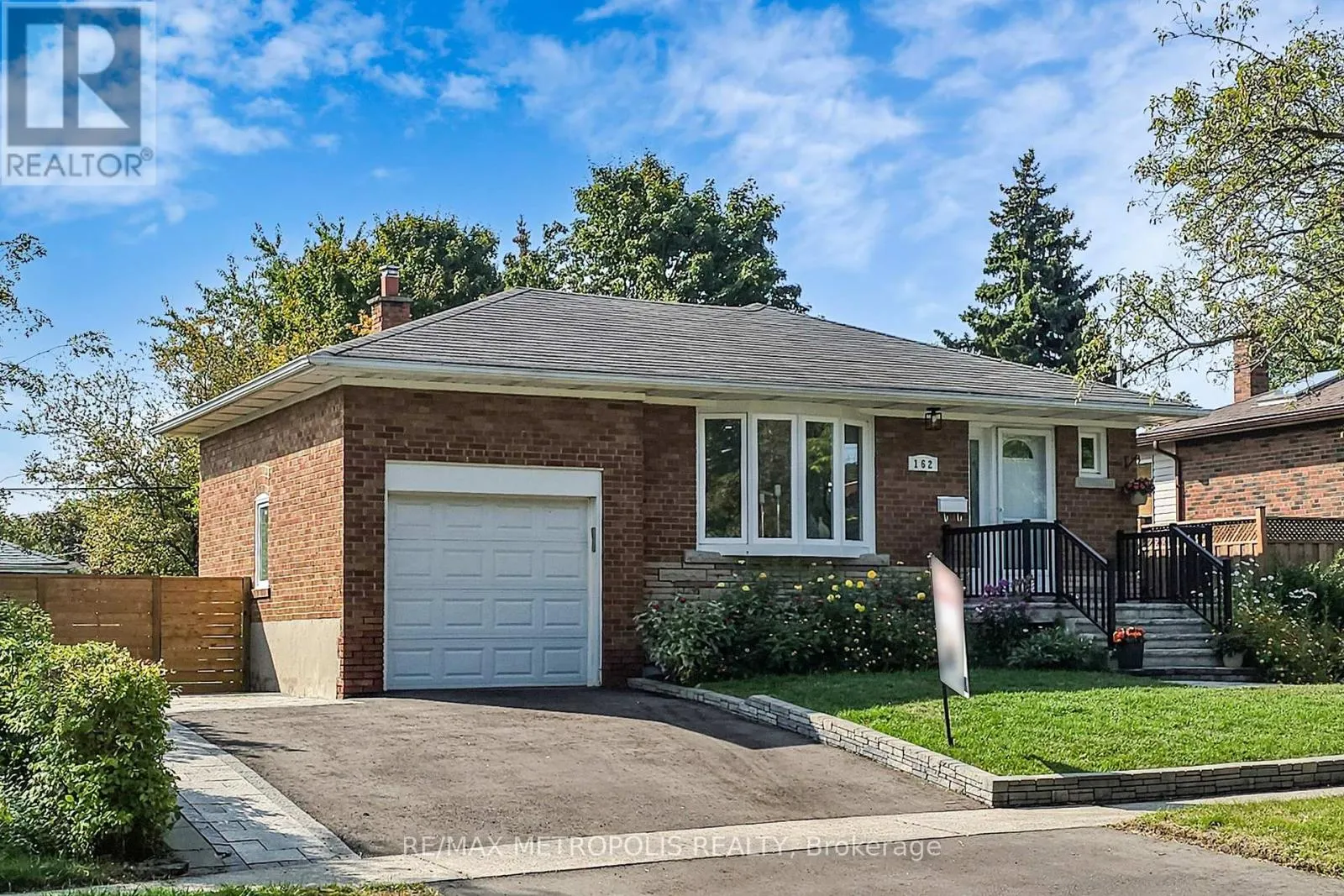 MAIN - 162 LORD ROBERTS DRIVE