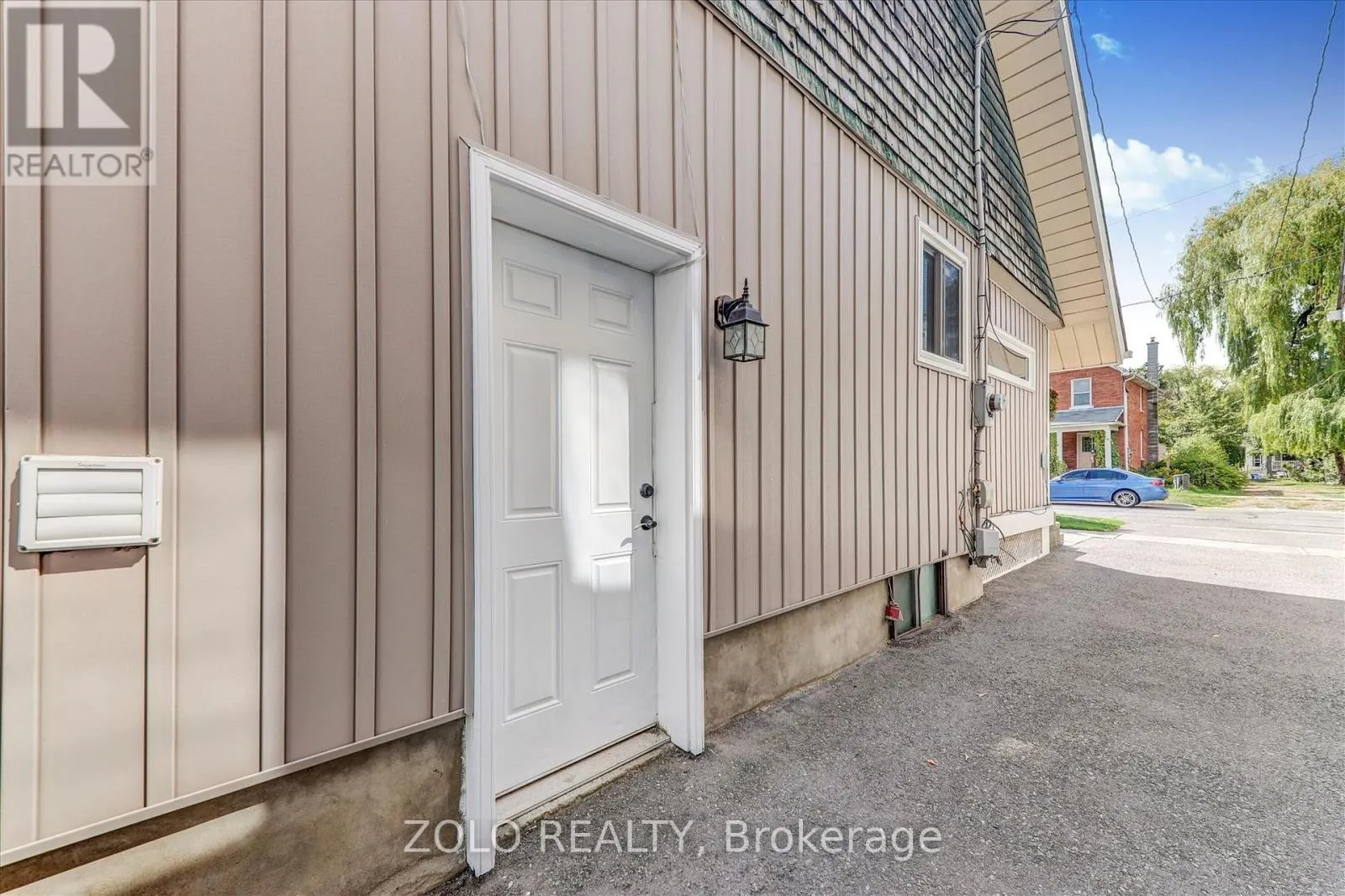 739 CEDAR STREET