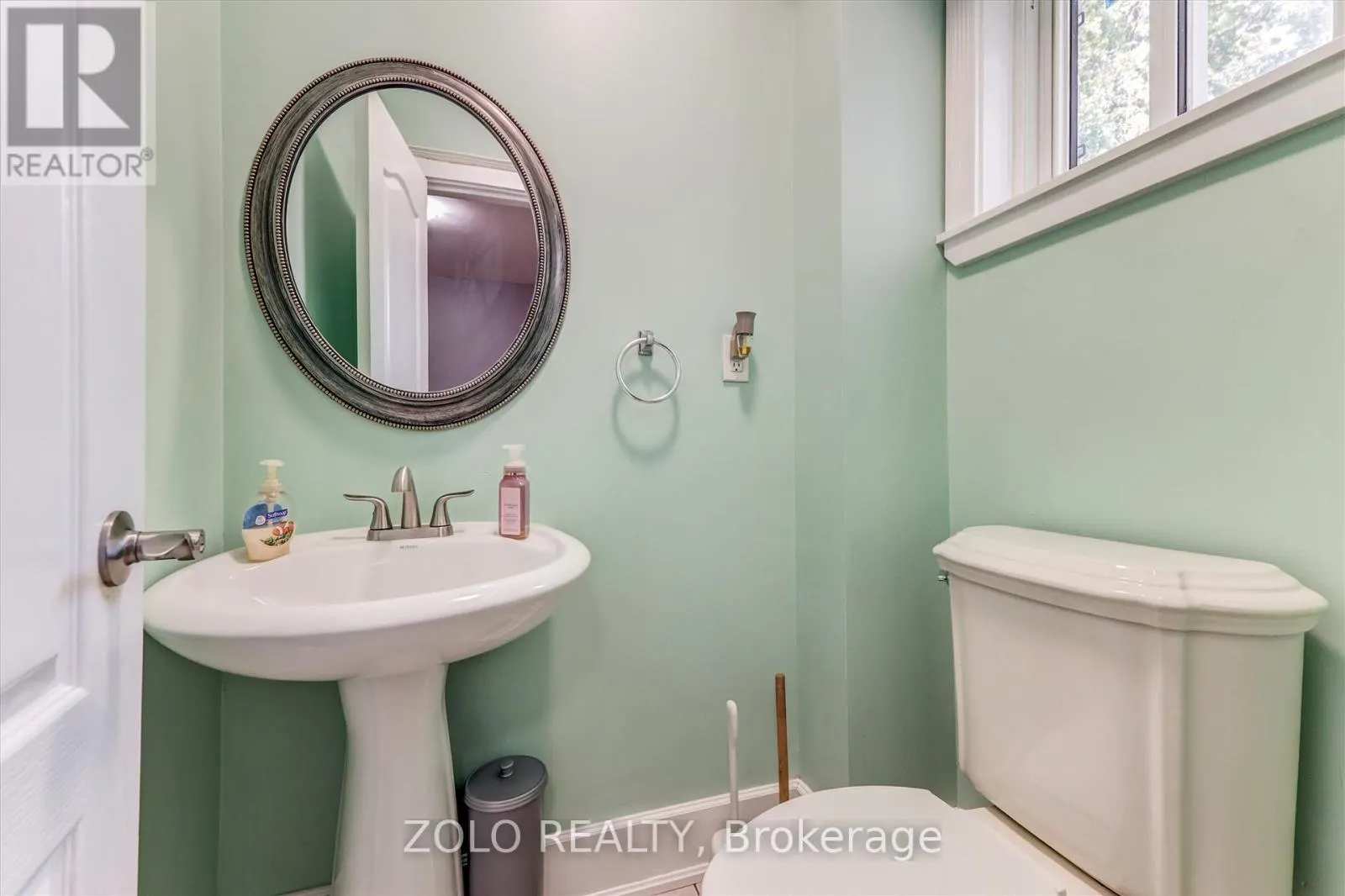 739 CEDAR STREET