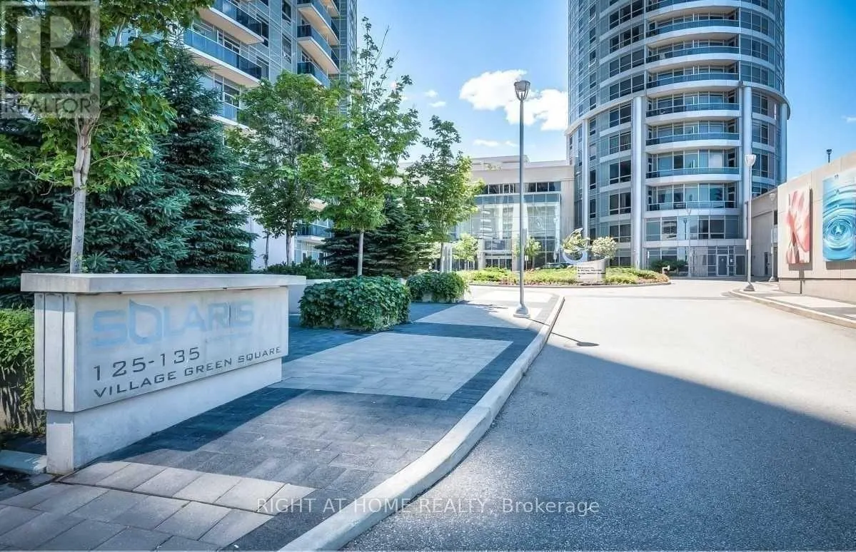 1309 - 125 VILLAGE GREEN SQUARE