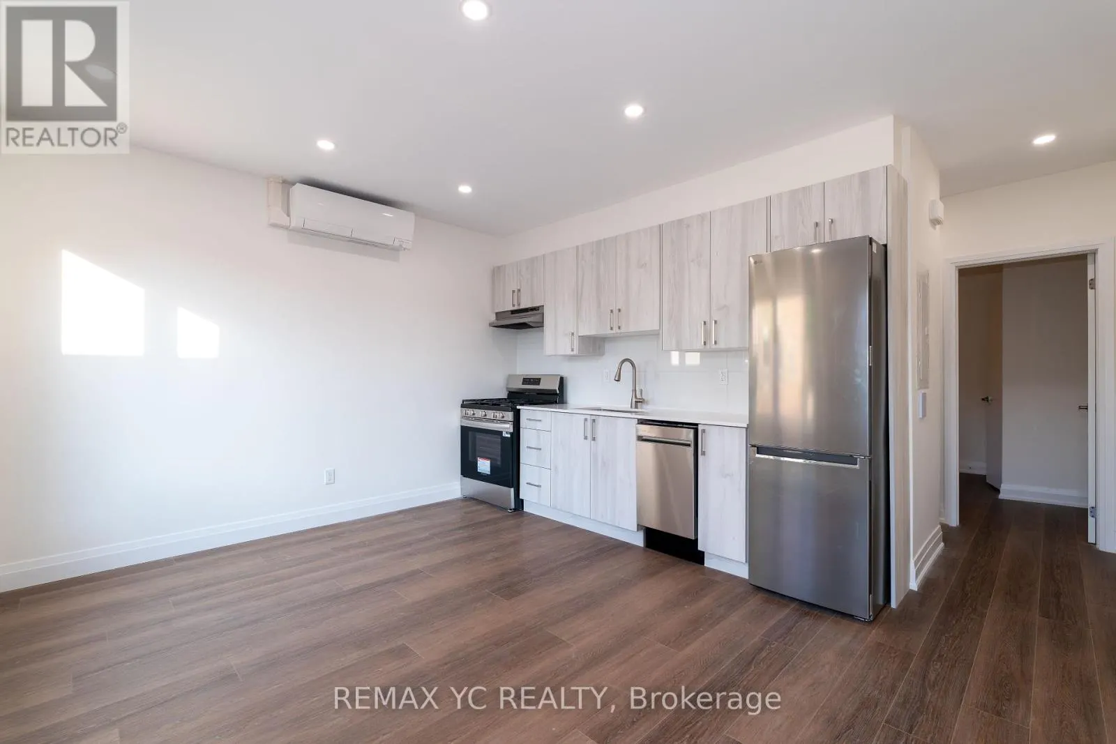 2S - 673 DANFORTH AVENUE