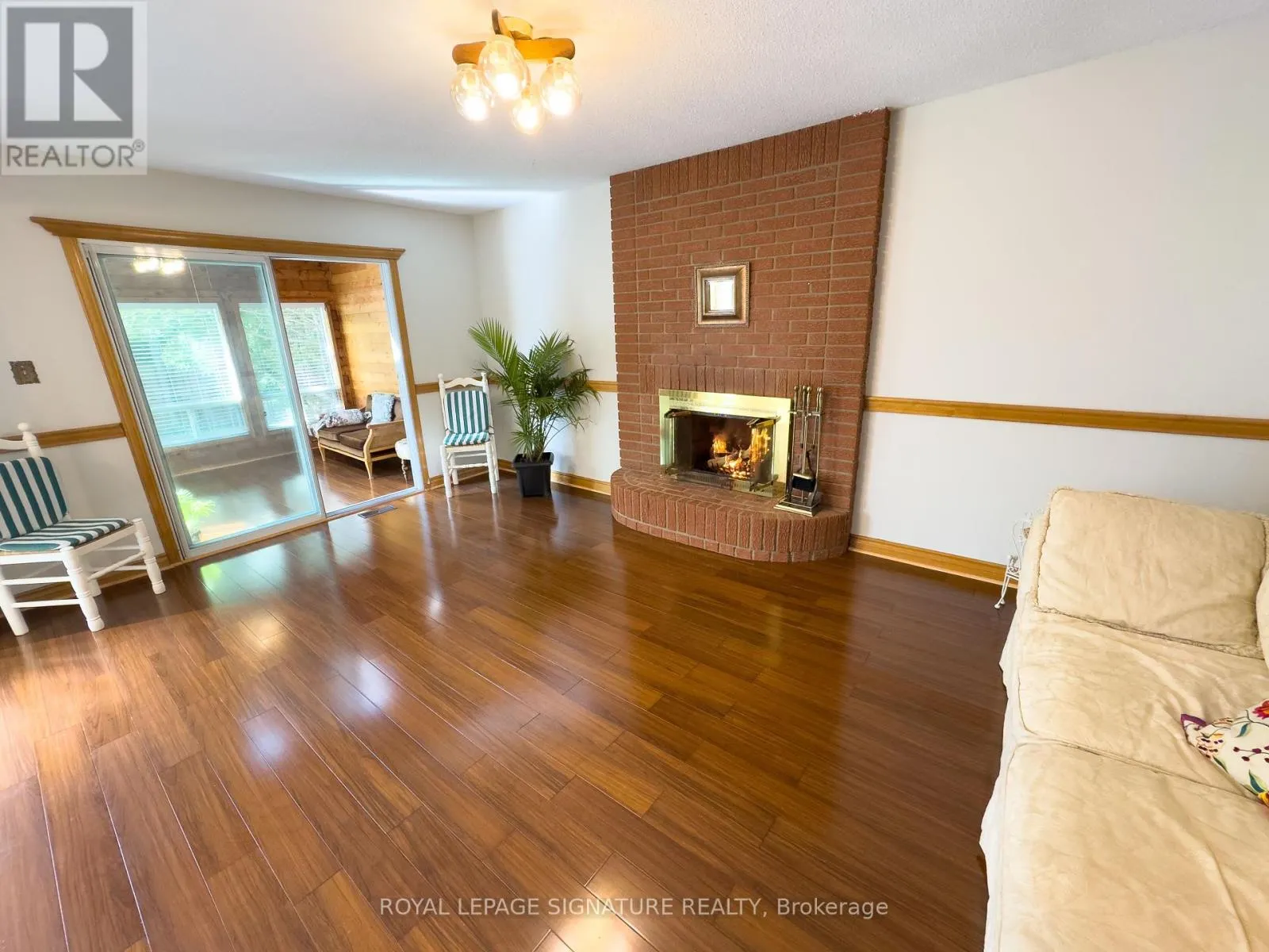 6 SATCHELL BOULEVARD