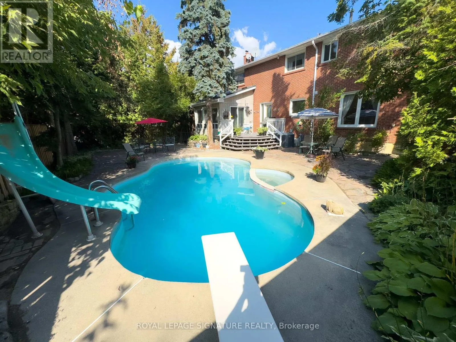 6 SATCHELL BOULEVARD