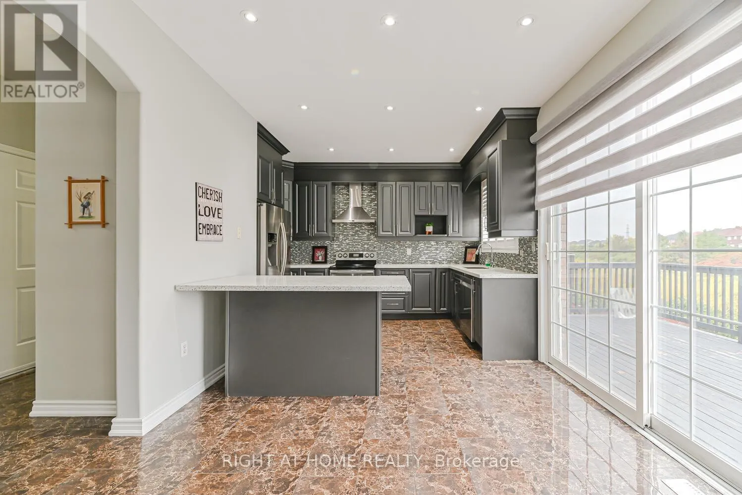 21 HOPTREE AVENUE